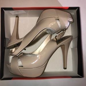 Size 9.5 Patten Leather Slingback Heels Nude Cream
